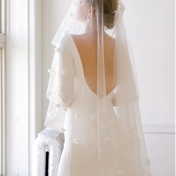 PrimAndPrairie- Cathedral Blusher Veil w/ 3D Flower - Picture 5 of 6